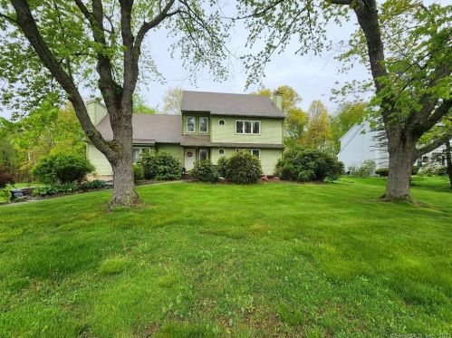 14 Derek Ln, Windsor, CT 06095 exterior