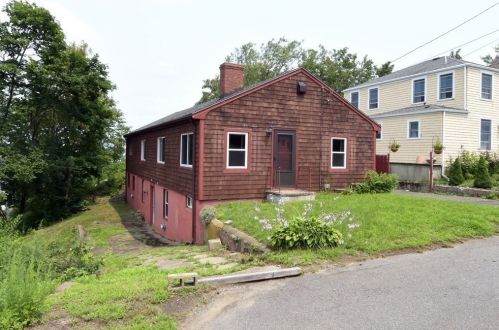 37 Karolyn Cir, Nahant, MA 01908 exterior