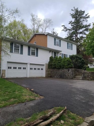 290 Boulder View Dr, Warwick, RI 02886 exterior