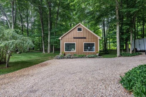 10 Witch Hazel Dr, Deep River, CT 06417 exterior