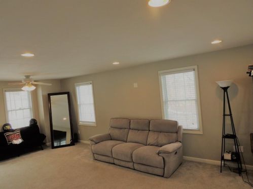 215 Roberts St, Woonsocket, RI 02895 exterior