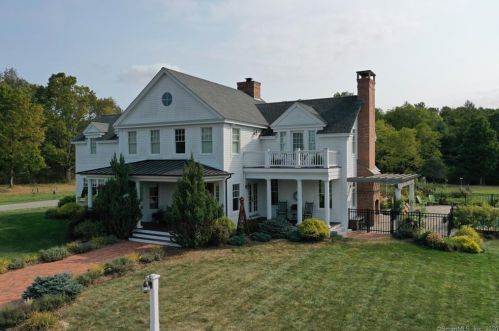 339 Wrights Crossing Rd, Pomfret Center, CT 06259 exterior