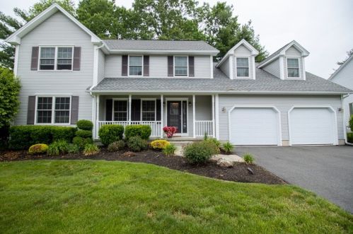 38 Barrington Dr, Springfield, MA 01129 exterior