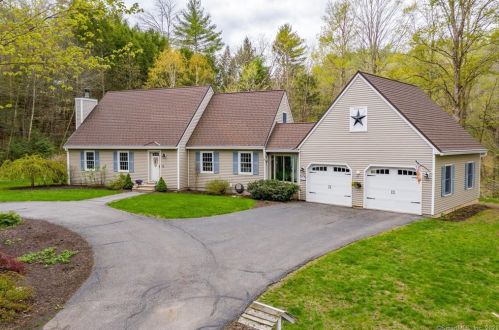 11 Ruth Cross Rd, Colbrook, CT exterior
