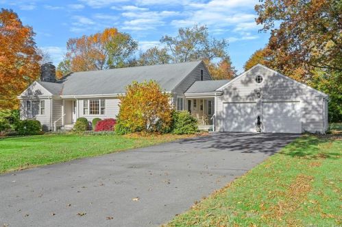 80 Harvest Moon Rd, Bridgeport, CT 06612 exterior