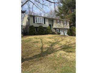 70 Aldorisio St, Watertown, CT 06779 exterior