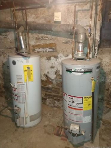 166 Laurel Ave, Bridgeport, CT 06605 exterior