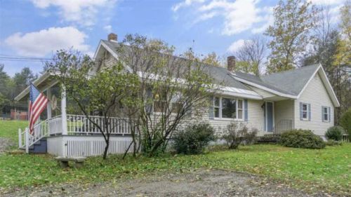 47 Bradford Rd, Sunapee, NH 03782 exterior