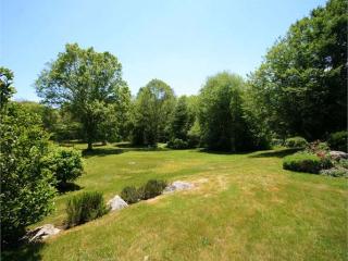 41 Grapevine Rd, Wenham, MA 01984 exterior