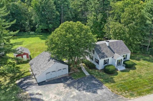4 Golden Brook Rd, Windham, NH 03087 exterior