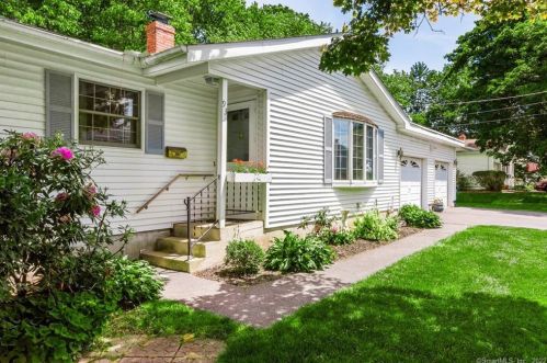 93 Sheridan Rd, Enfield, CT 06082 exterior