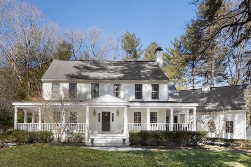 2 Buttercup Ln, Dover, MA 02030 exterior