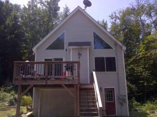 2 Locarno St, Moultonborough, NH 03254 exterior