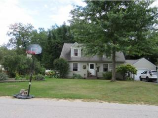 52 Harding St, Rochester, NH 03867 exterior