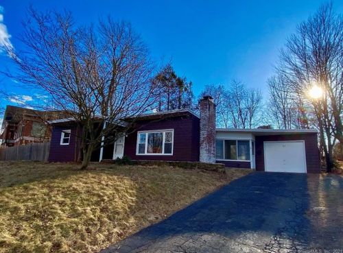 21 Peck Rd, Middletown, CT 06457 exterior