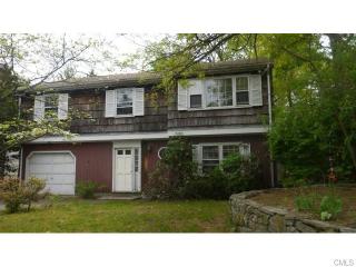 18 Honeysuckle Dr, Norwalk, CT 06851 exterior