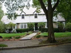 197 Nehoiden Rd, Newton, MA 02468 exterior