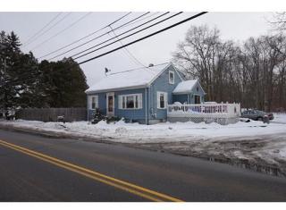 1715 Eagleville Rd, Tiverton, RI 02878 exterior