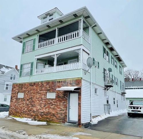 401 Willow St, Woonsocket, RI 02895 exterior
