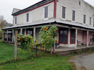 1660 Peacham Rd, Barnet, VT 05821 exterior