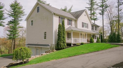 3200 Huntington Rd, Stratford, CT 06614 exterior