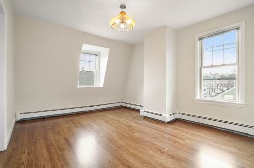 171 Brooks St, Roxbury Xing, MA 02135 exterior