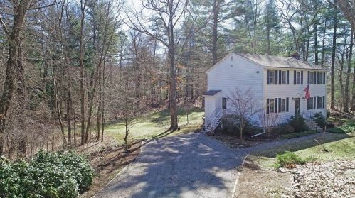 40 Sheldon Rd, Wrentham, MA 02093 exterior