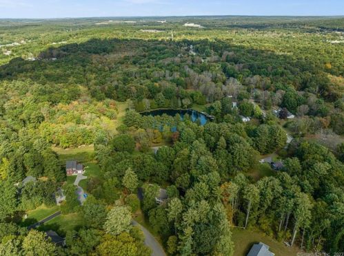32 Ladds Ln, Killingly, CT 06241 exterior