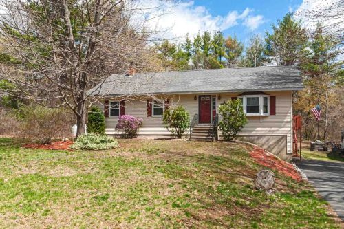 147 Smith Ave, Pembroke, NH 03275 exterior