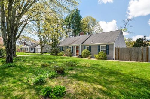 25 Tingley Dr, Cumberland, RI 02864 exterior
