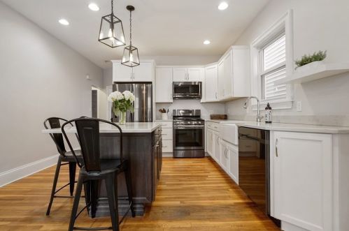 789 6Th St, Roxbury-Xing, MA 02127 exterior