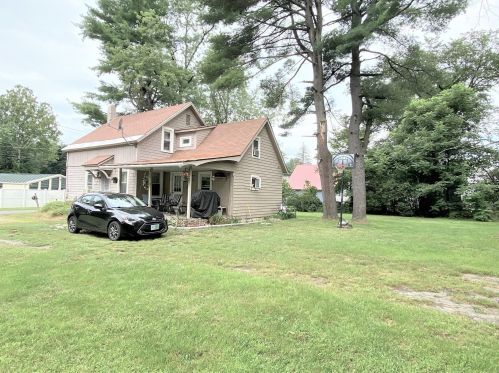 39 Baldwin Ct, Charlestown, NH 03603 exterior