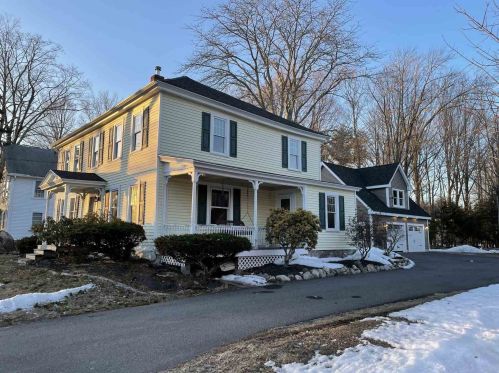 197 Main St, Hampstead, NH 03841 exterior