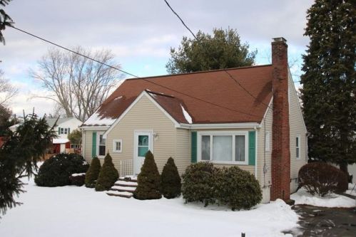 249 Essex St, Saugus, MA 01906 exterior