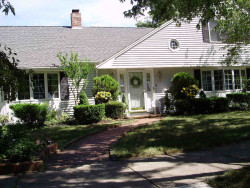 4 Antonellis Cir, Newton, MA 02459 exterior