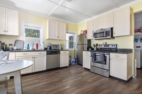 40 Atkinson St, Dover, NH 03820 exterior