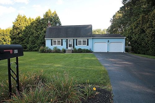 61 Faymore Dr, Agawam, MA 01001 exterior