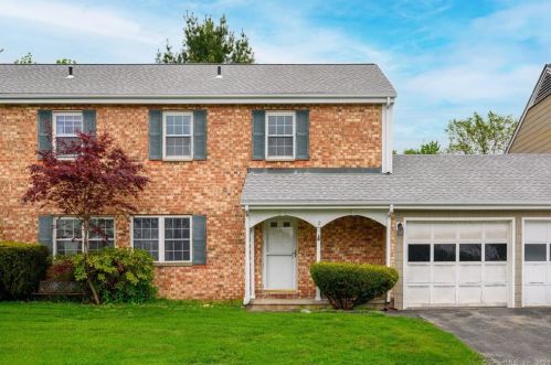 2 Whisconier Vlg, Brookfield-Center, CT 06804 exterior