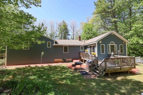 31 Cricket Ln, Sandown, NH 03873 exterior