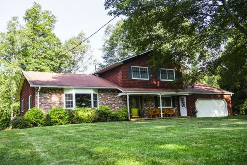 16 Pine Glen Ter, Wallingford, CT 06492 exterior