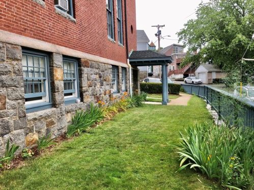 8 Summer St, Gloucester, MA 01930 exterior