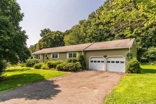 47 Primrose Dr, Bridgeport, CT 06611 exterior