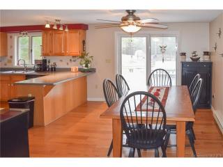 364 Beach Pond Rd, Norwich, CT 06384 exterior