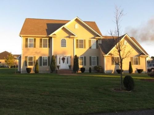 31 Aubin St, Seekonk, MA 02771 exterior