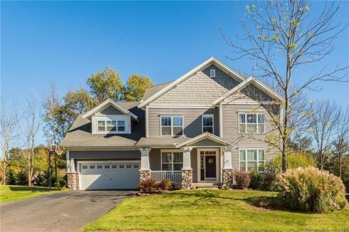 15 Independence Cir, Waterbury, CT 06762 exterior