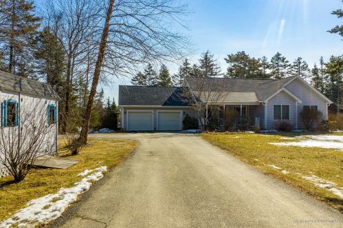 139 Ledge Rd, South Thomaston, ME 04858 exterior