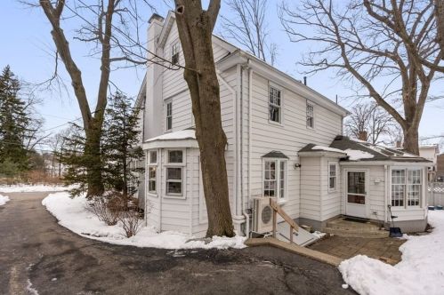 40 Brookside Ave, Newton, MA 02460 exterior