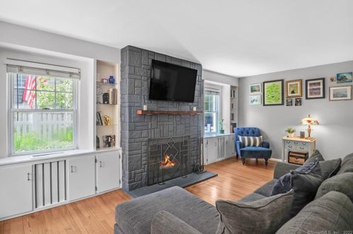 8 Broadview Ter, Norwalk, CT 06851 exterior
