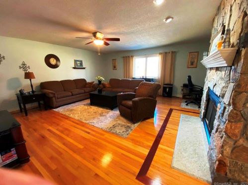 211 Andrews Rd, Waterbury, CT 06716 exterior