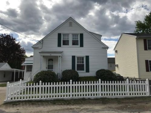 35 Darwin St, Woonsocket, RI 02895 exterior
